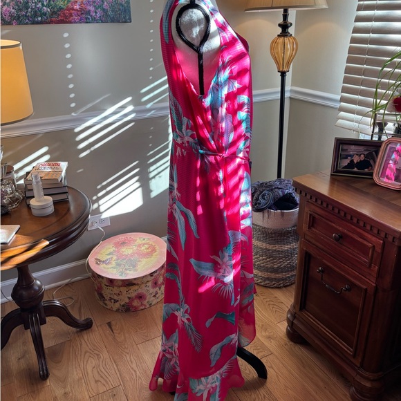 Women’s ~Tommy Bahama ~Hot Pink Tropical Maxi Dress with Teal Accents! 💕 - Picture 4 of 14
